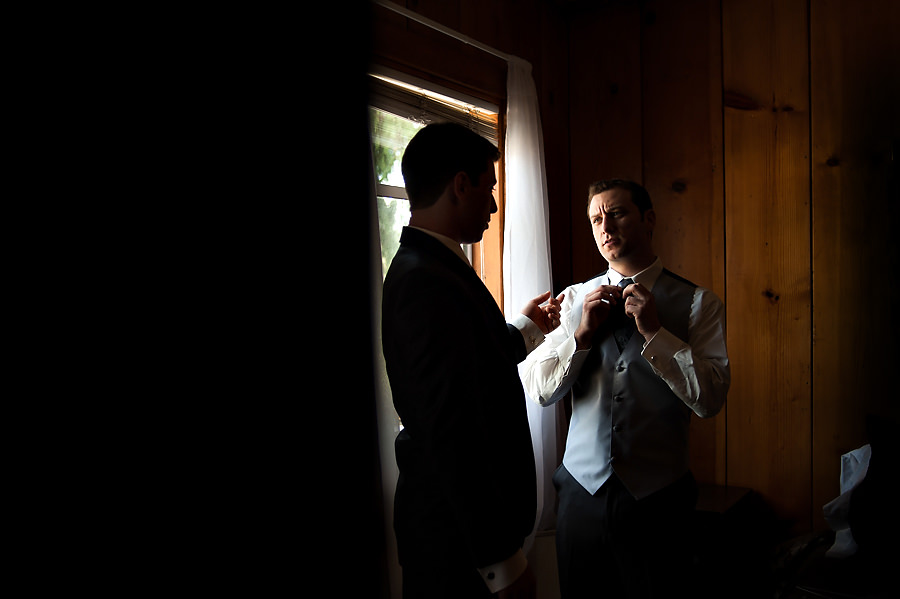 gina-zac-032-forest-house-lodge-foresthill-wedding-photographer-stout-photography